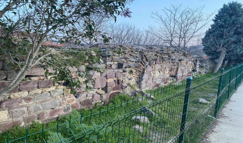 Husrev Kethuda Kervansarayı Kalıntısı